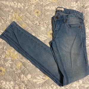 FREE PEOPLE. Women’s jeans.